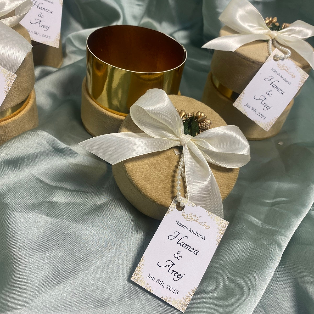 Beige Velvet Bid Box with Ribbon and Stamen Flowers