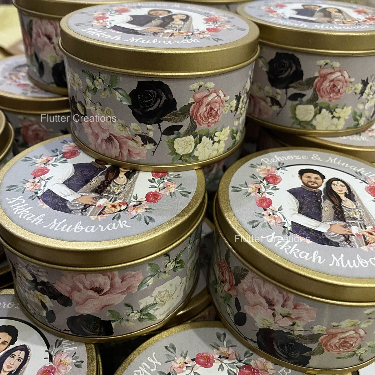 Wedding Customized Tin Bidh Box with Custom Illustration of Bride & Groom