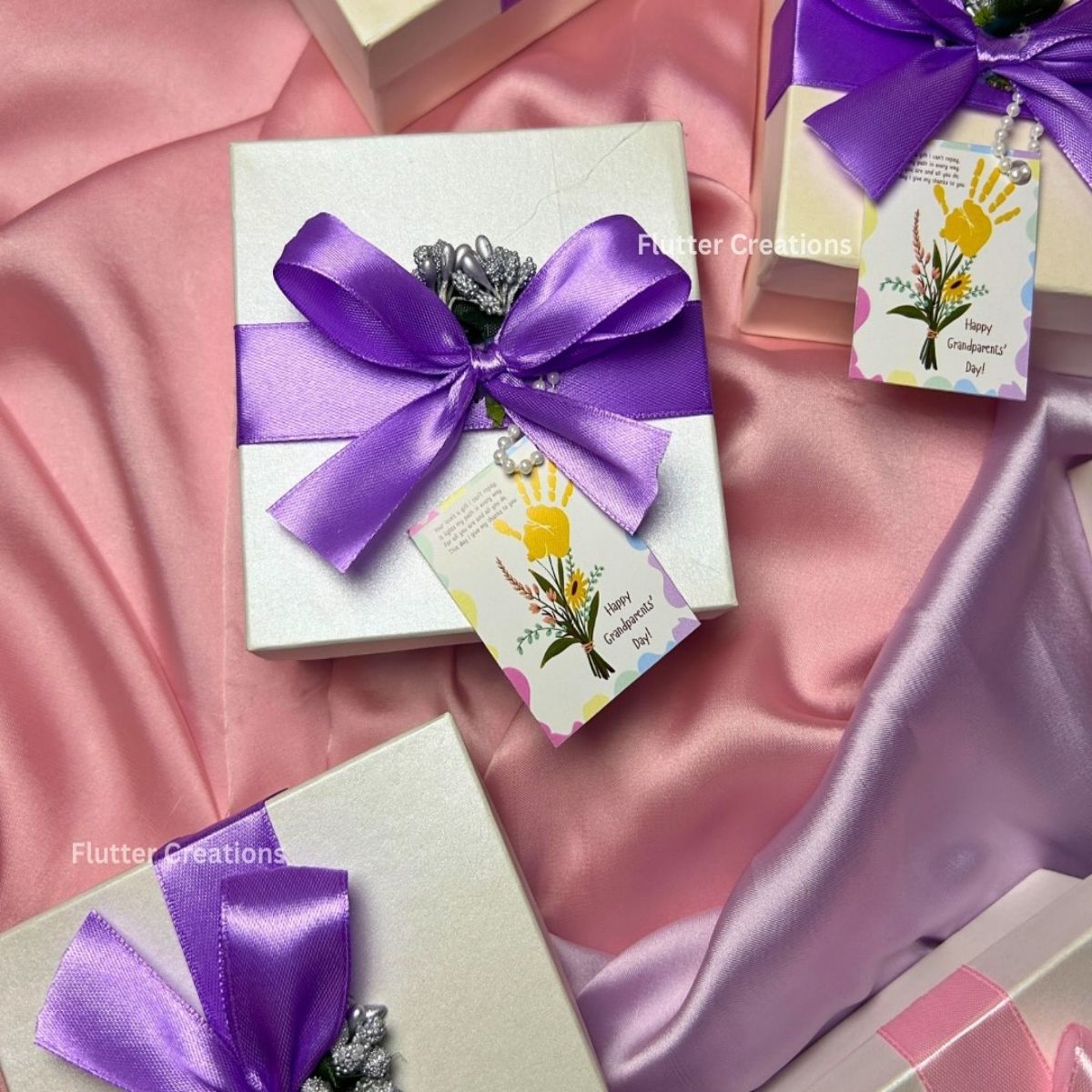 Scented Candle Box with Ribbon & Stamen Flower