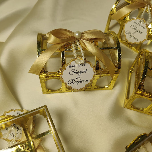 Golden Treasure/Tijori Box with Double Ribbon,Pearl & Tag