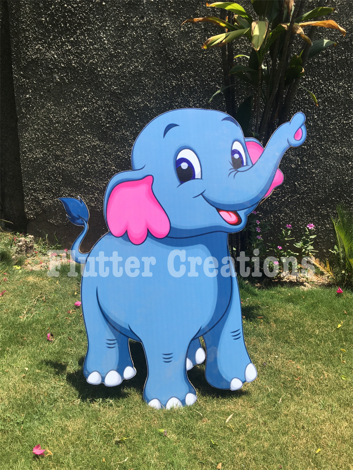 Elephant	Standee