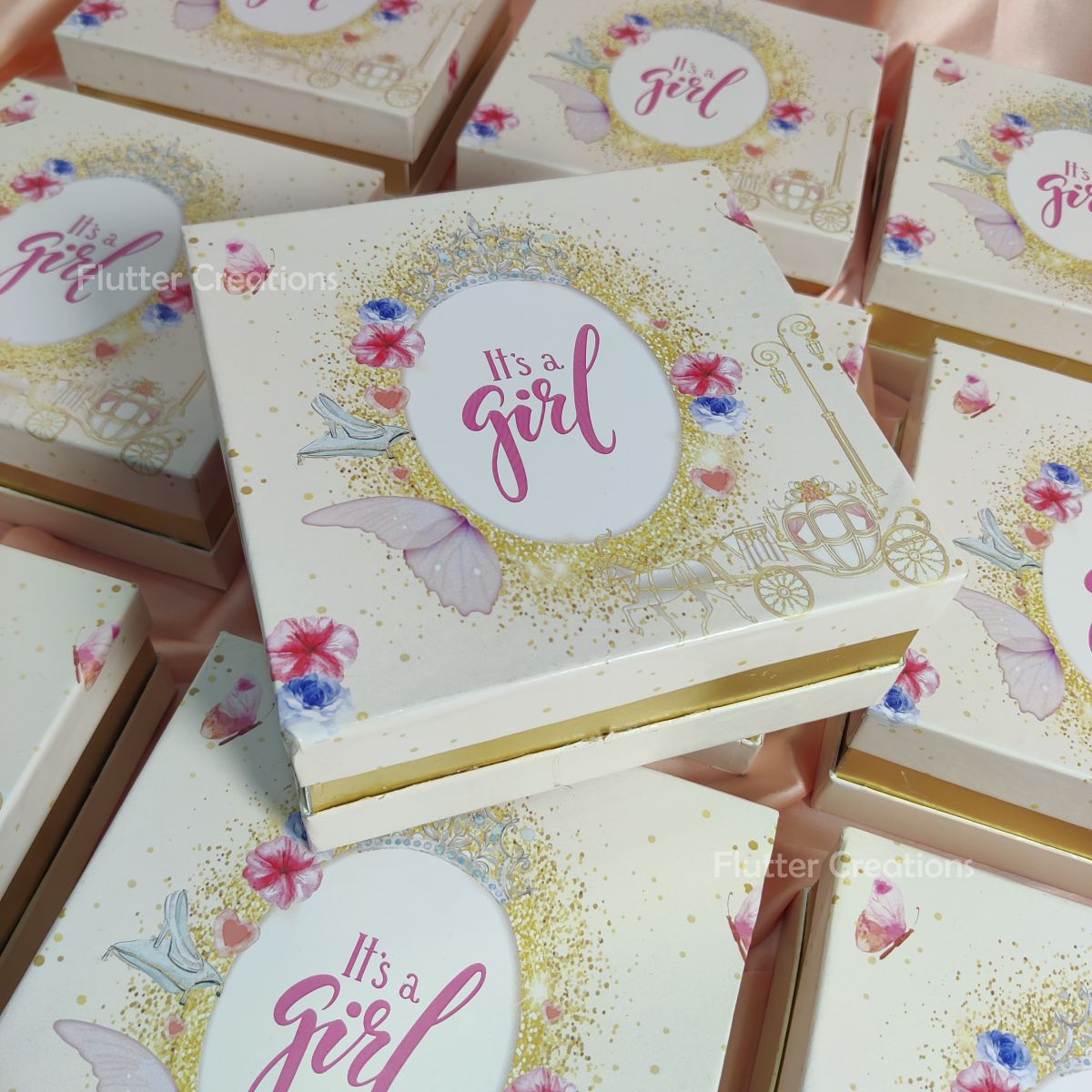 Baby Girl Announcement Golden Support Box