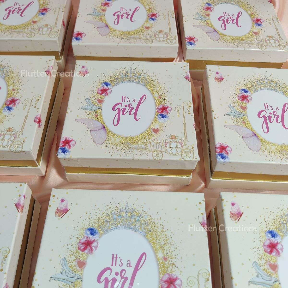 Baby Girl Announcement Golden Support Box