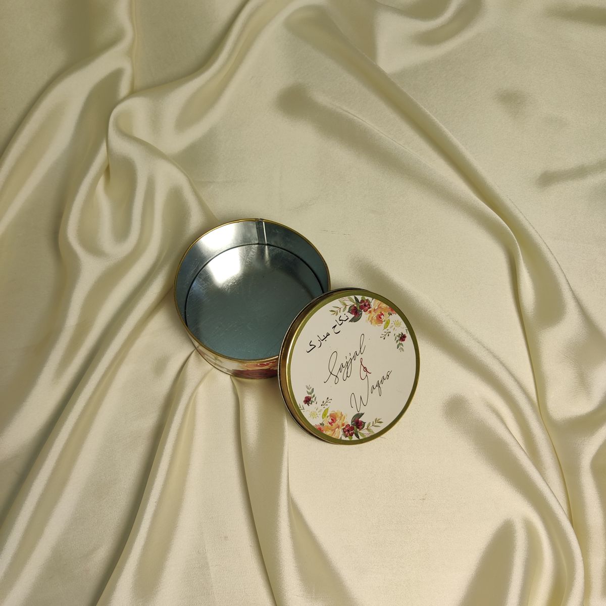Round Tin Box (Nikkah Mubarak)