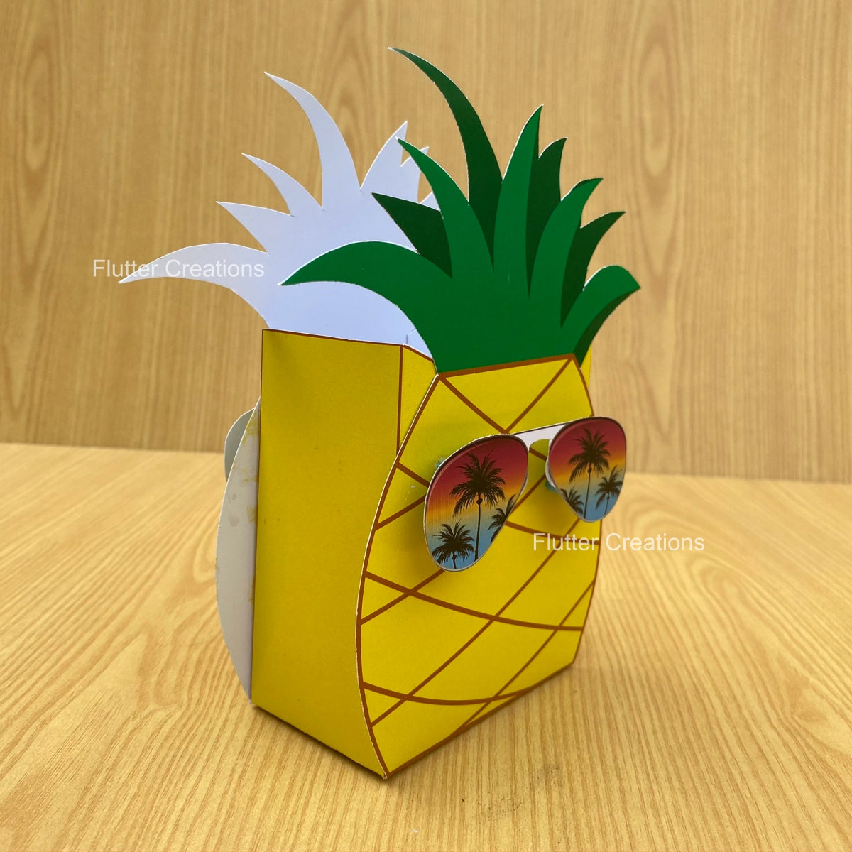 Pinepapple - Flamingo theme