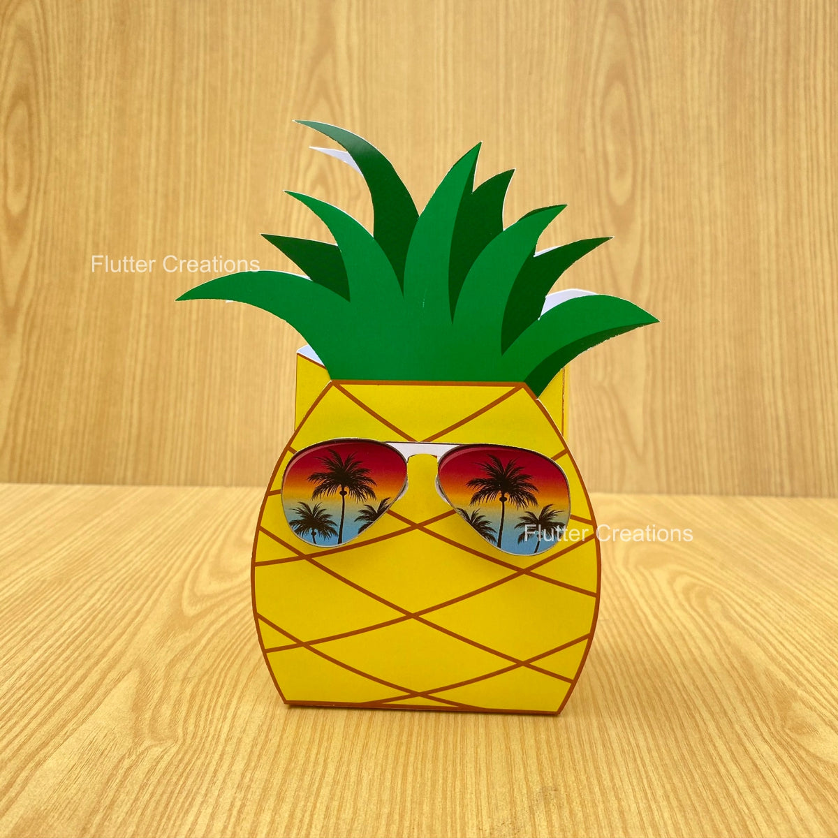 Pinepapple - Flamingo theme