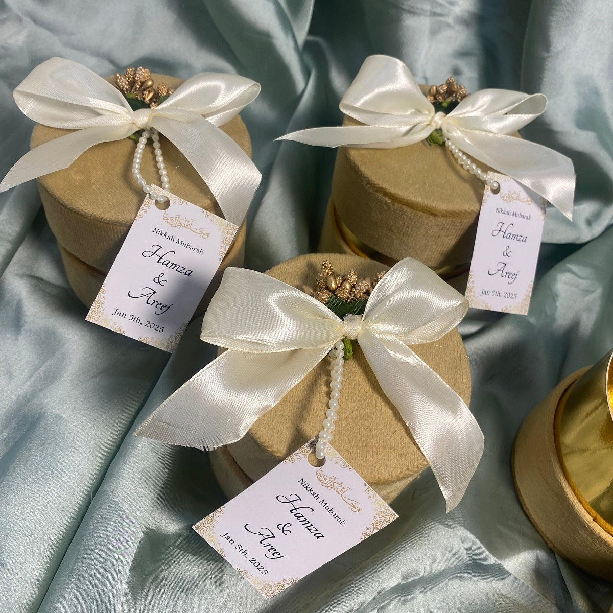 Beige Velvet Bid Box with Ribbon and Stamen Flowers