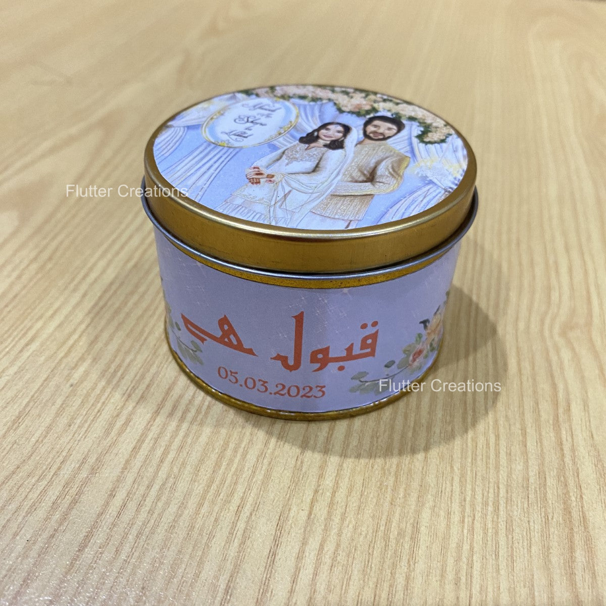 Wedding Customized Tin Bidh Box with Custom Illustration of Bride & Groom