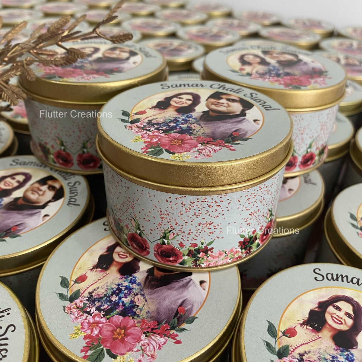 Wedding Customized Tin Bidh Box with Custom Illustration of Bride & Groom