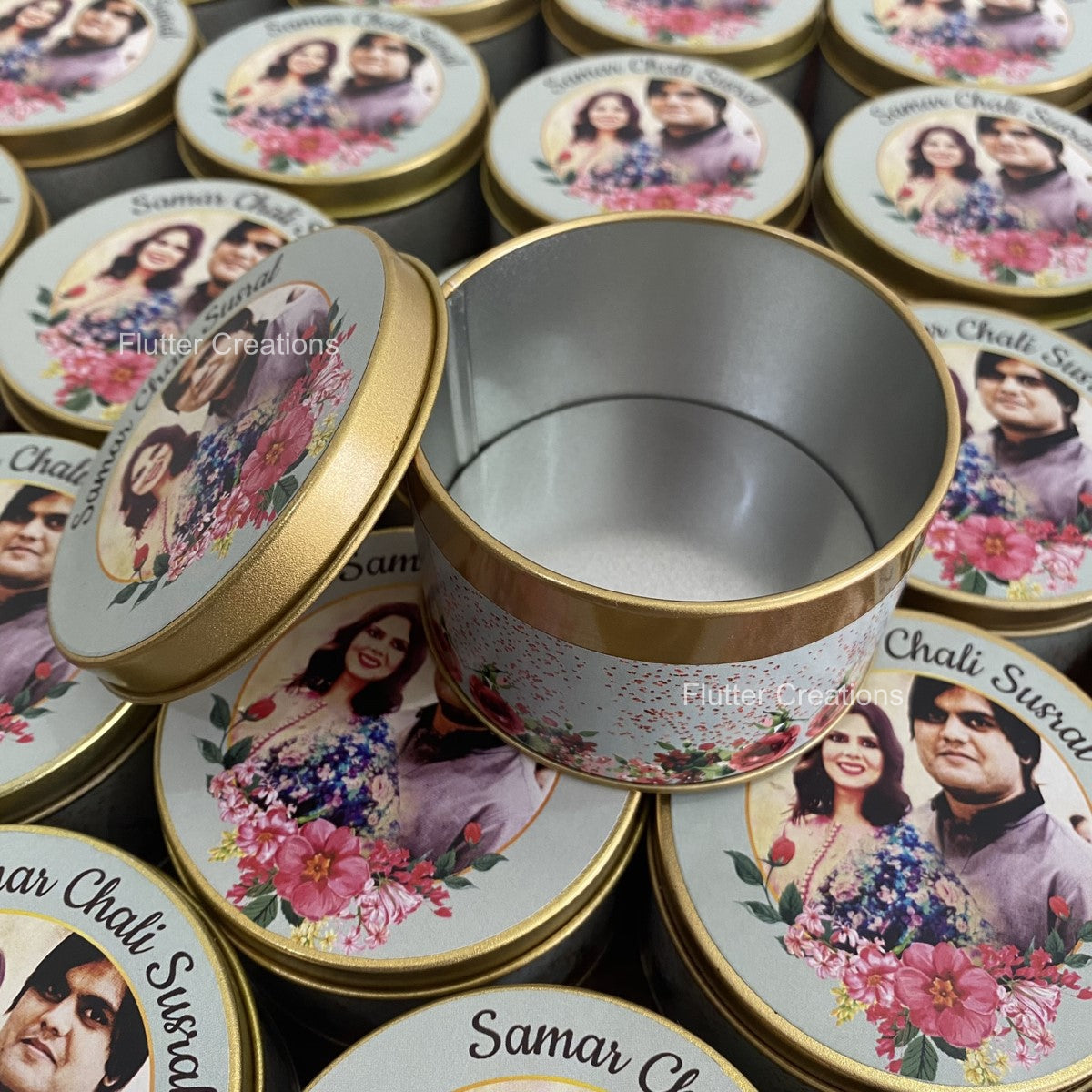 Wedding Customized Tin Bidh Box with Custom Illustration of Bride & Groom