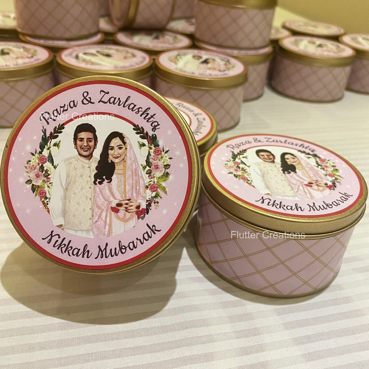 Wedding Customized Tin Bidh Box with Custom Illustration of Bride & Groom