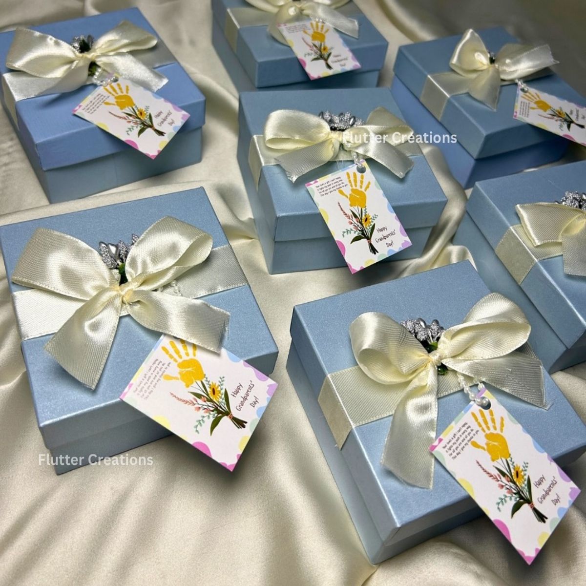 Scented Candle Box with Ribbon & Stamen Flower