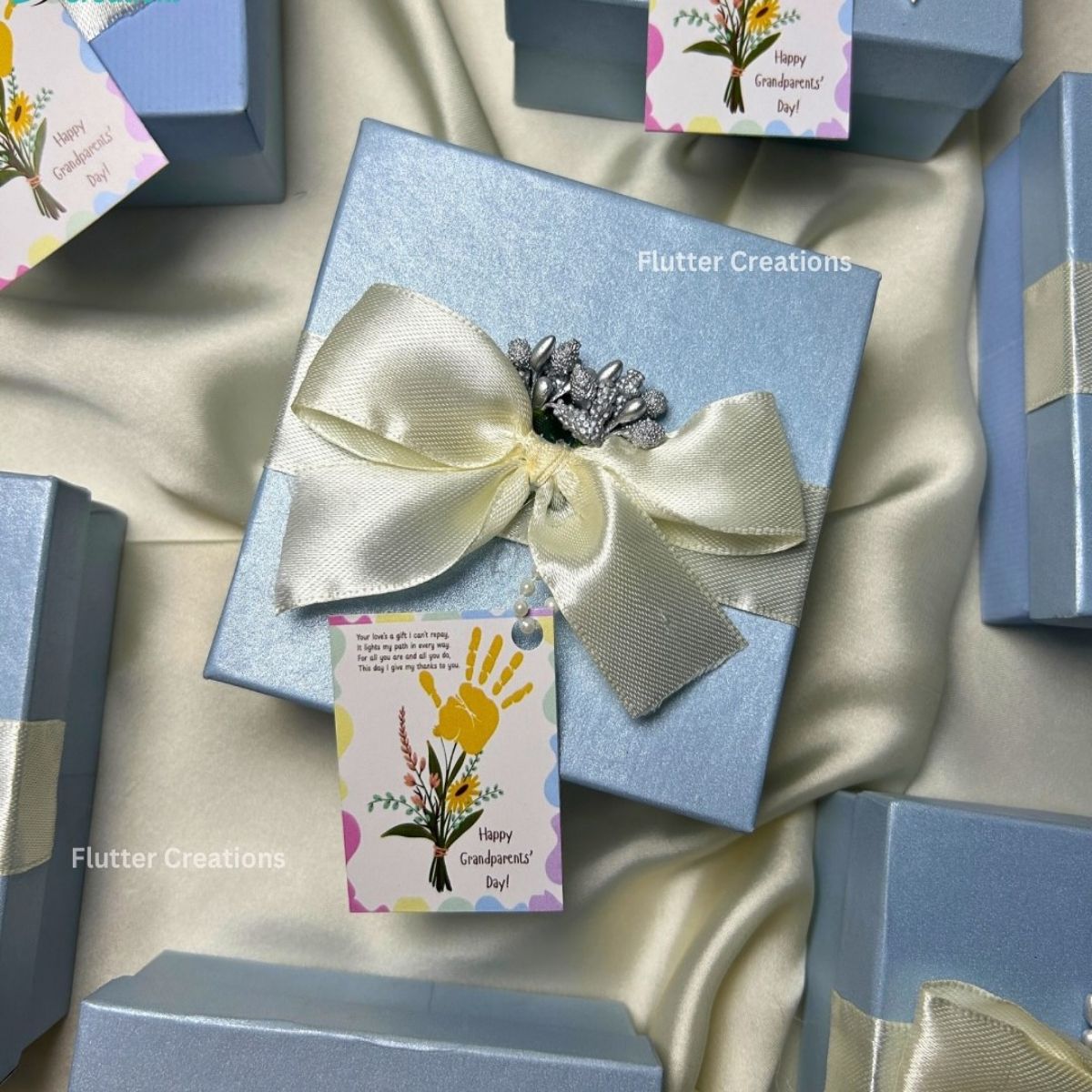 Scented Candle Box with Ribbon & Stamen Flower