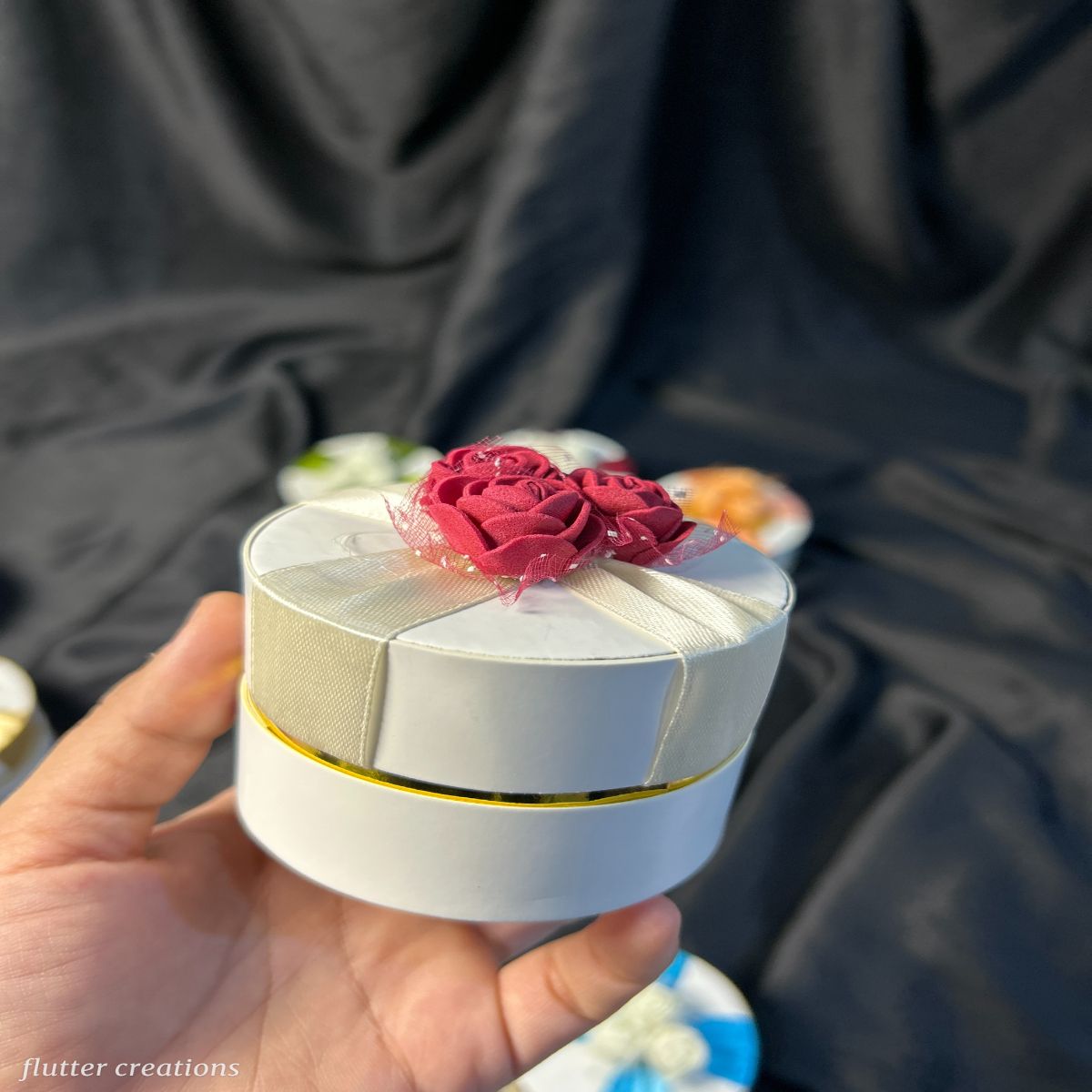 Round shape Nikkah Bid/Wedding Favors Box with Flowers