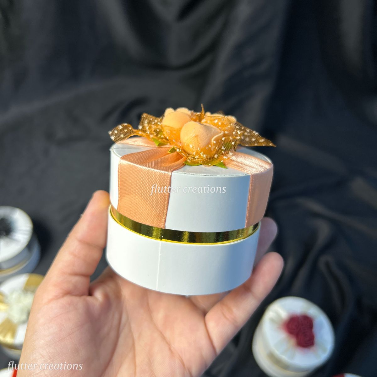 Round shape Nikkah Bid/Wedding Favors Box with Flowers